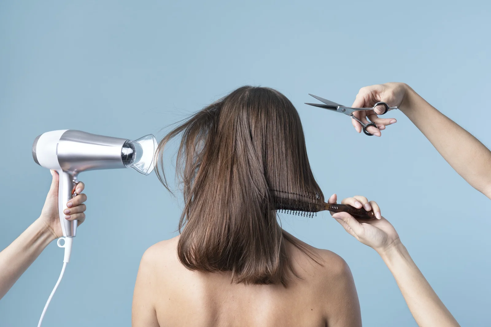 Clienta recibiendo corte y peinado en una estética de Ciudad de México.