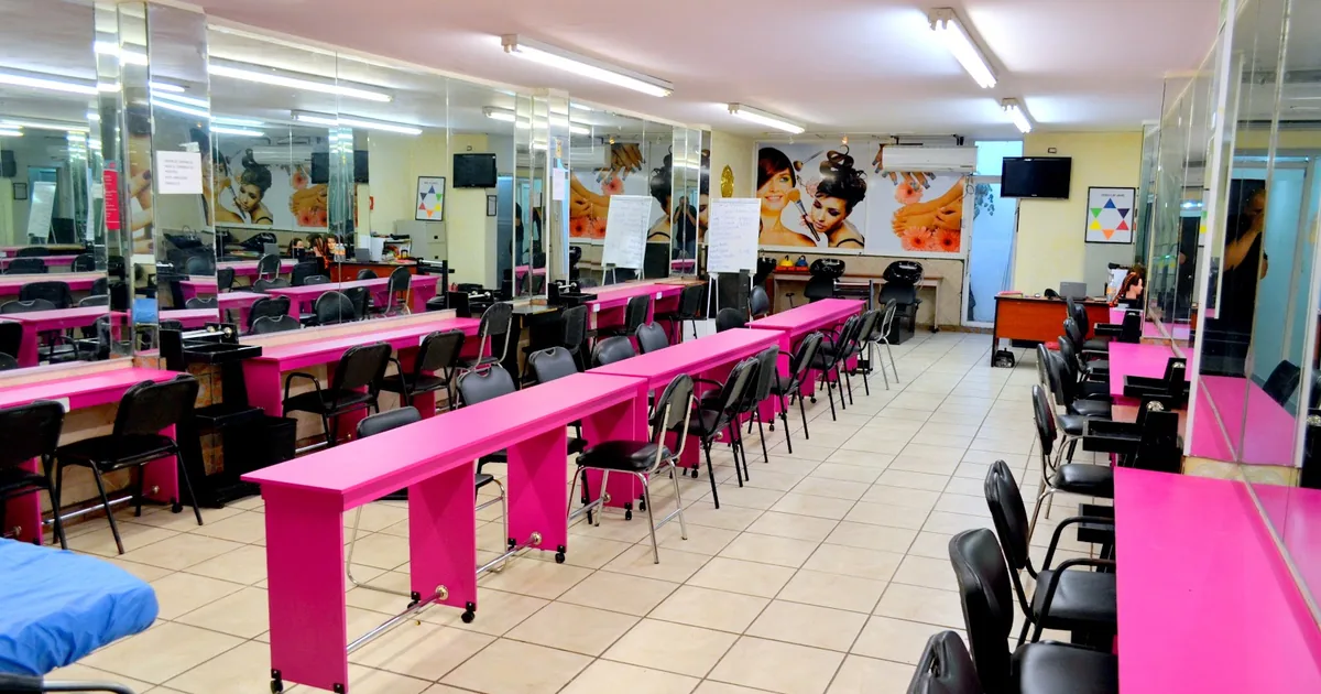 Academia de Belleza Mayfe