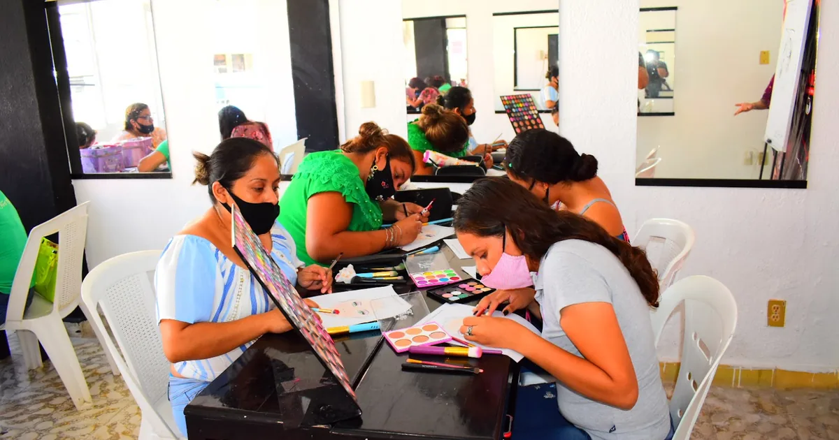 Instituto de Belleza EVOLUTION | Cursos de Belleza en Pánuco