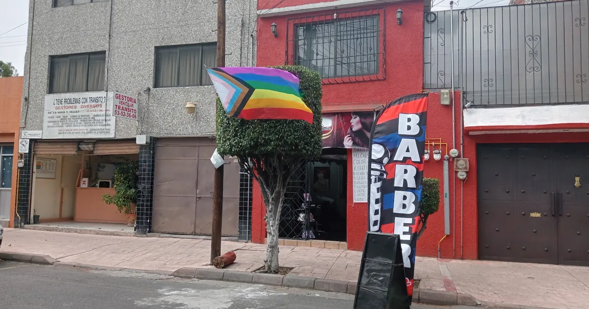 R2D2🏳️‍🌈 Salón de belleza y barbería💈LGBT balayage solo citas programadas WhatsApp
