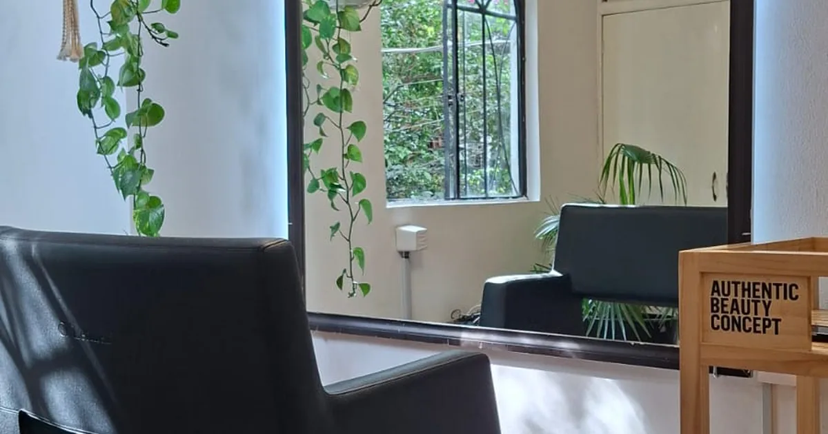 Green Tara Salón