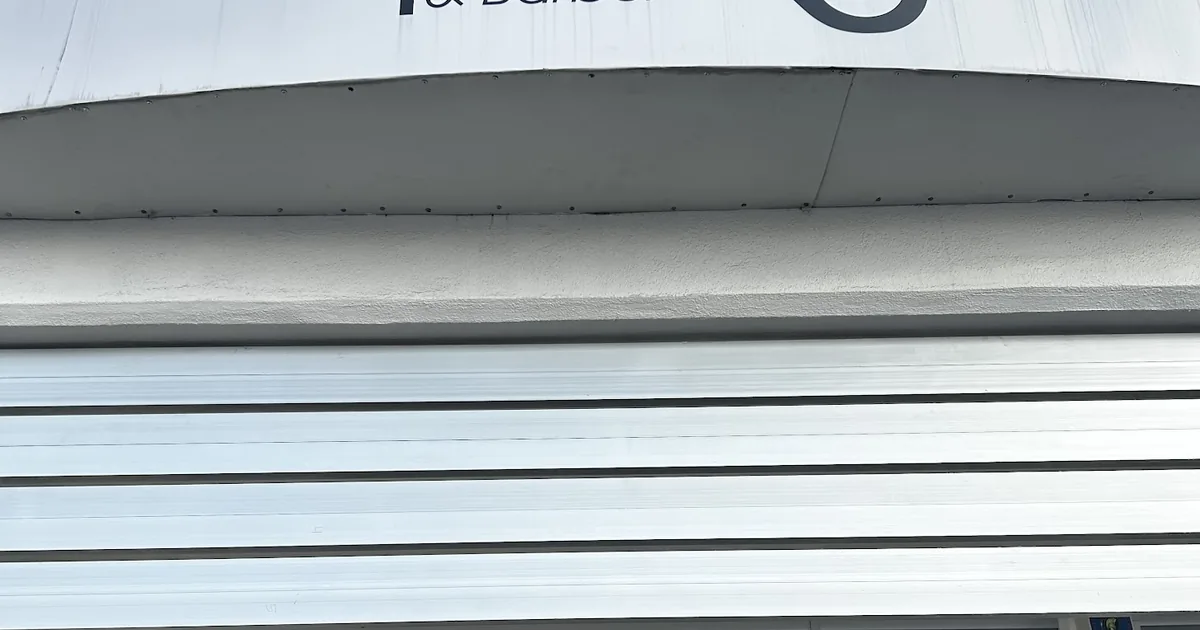 In Salón & Barber