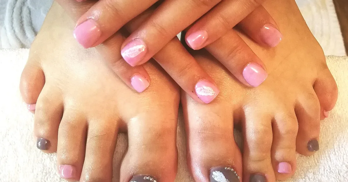 M&H® Nails spa massage. Drenaje linfático, uñas, manicure, pedicura, uñas, etc