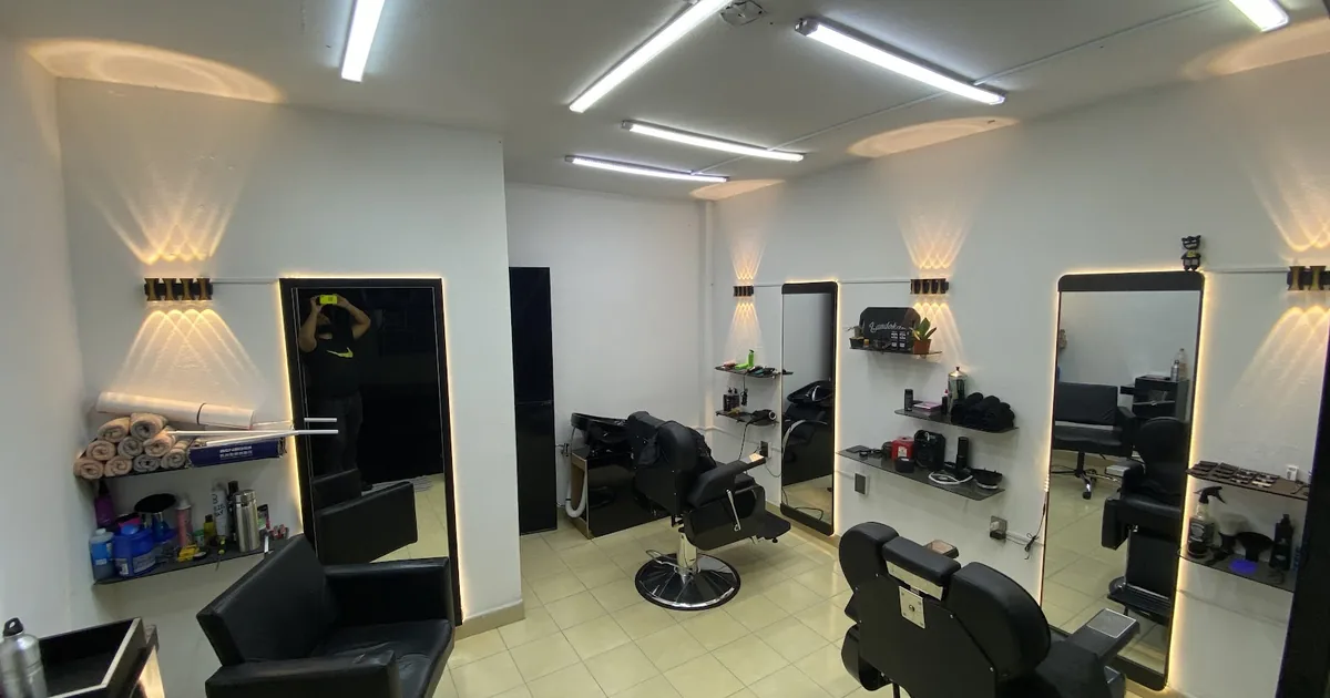 BLANCO&NEGRO – BARBERÍA Y ESTÉTICA PROFESIONAL