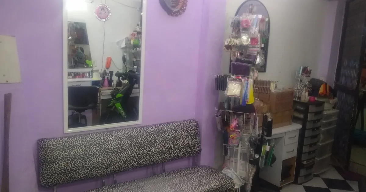 ESTÉTICA Y PELUQUERÍA ADANIS ️