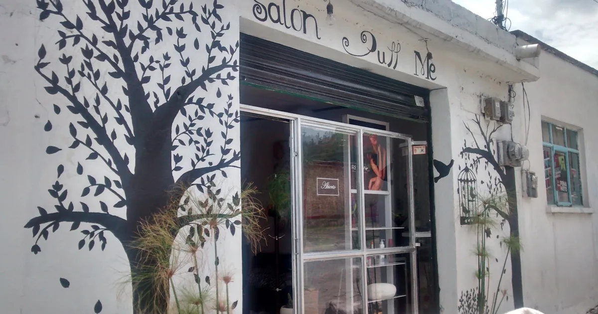 Salón De belleza y barber Mau by Lauzen