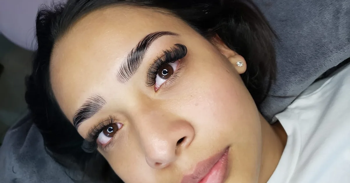 Siempre Bella salón spa uñas and lashes