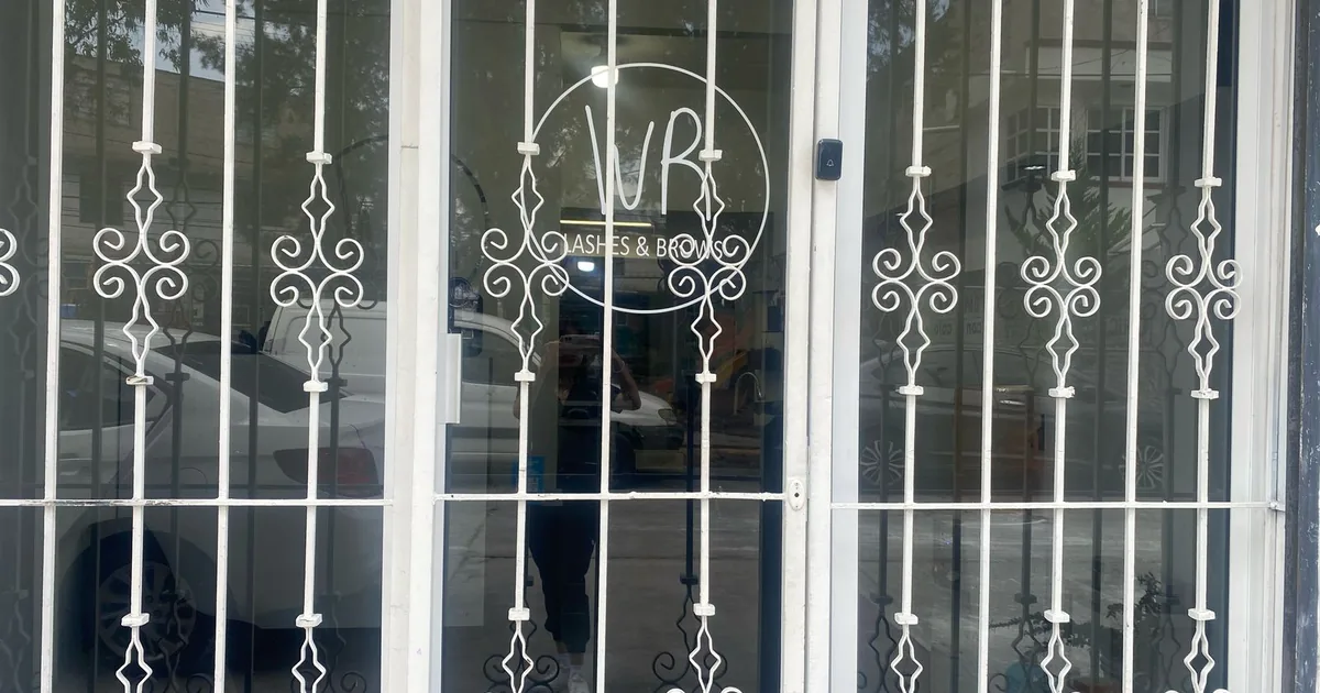 W. R. STUDIO