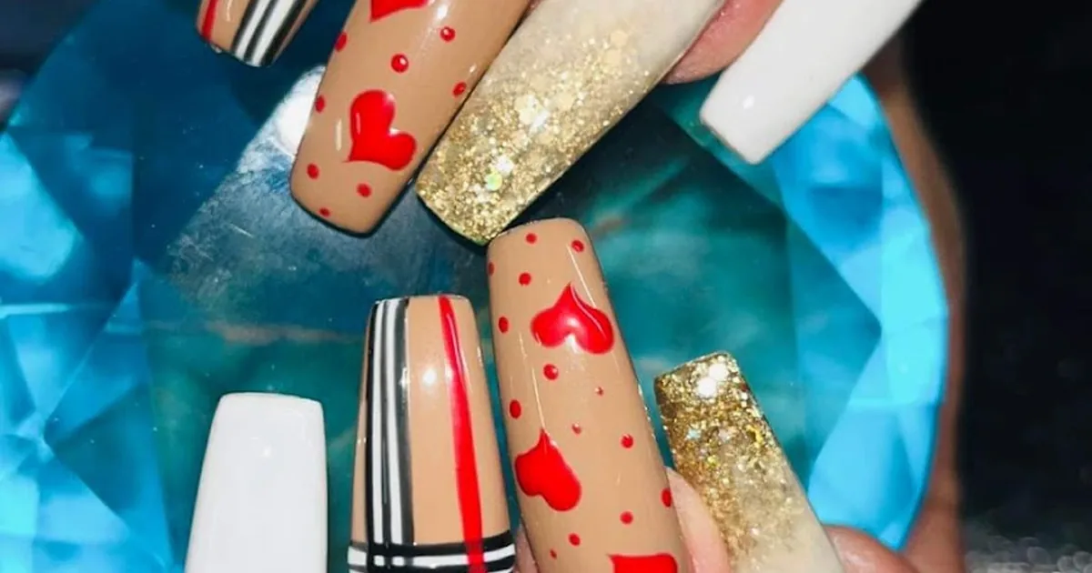 Sandy Nails