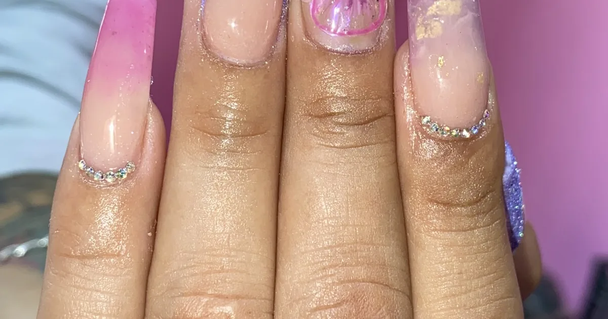 Shiny nails