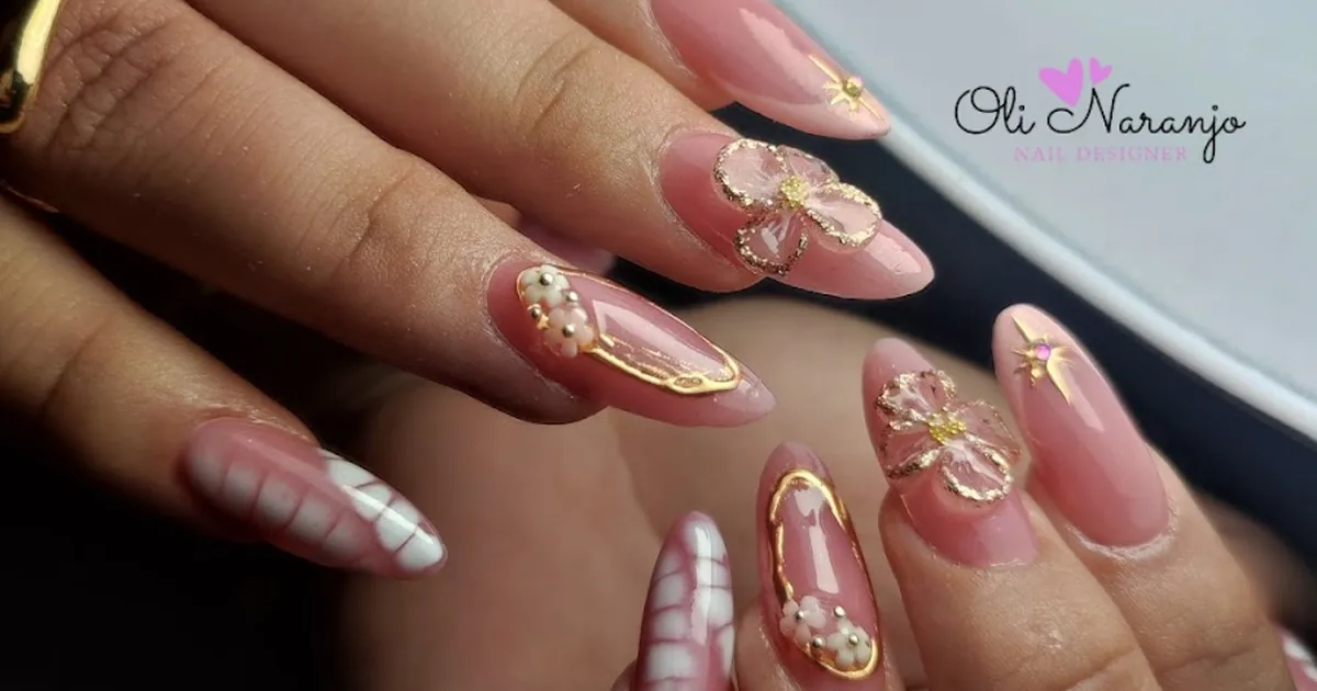 Adri makeup & Nails