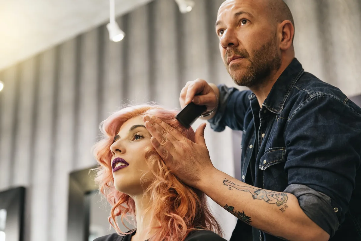 Corte de cabello en estética para el artículo Cuántas estéticas hay en México en 2026